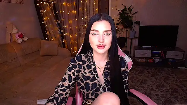   Malika   online show from December 4, 2025, 3:21 pm