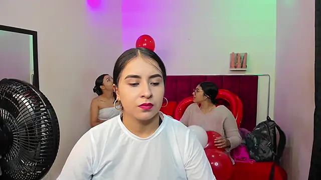 Snapshot of Afrodita-hott chatting on February 14, 2025, 12:03 pm Afrodita-hott online show from February 14, 2025, 12:03 pm