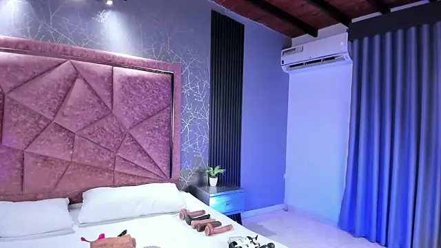 Amanda-Cruz online show from April 9, 2026, 2:11 am