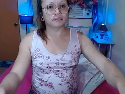 UrAsianPrincessDanie online show from November 2, 2025, 1:46 pm