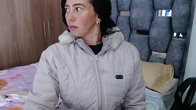 sara hott 1 online show from January 9, 2025, 2:51 pm