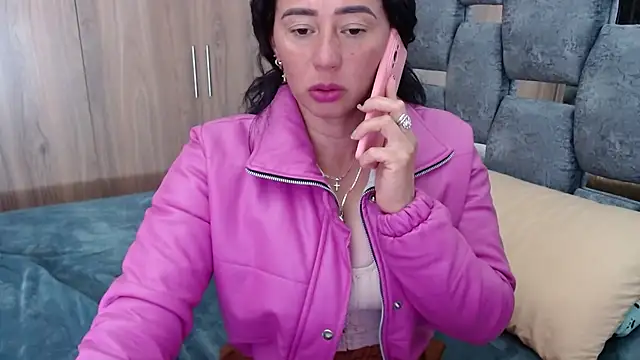 sara hott 1 online show from February 21, 2025, 6:48 pm