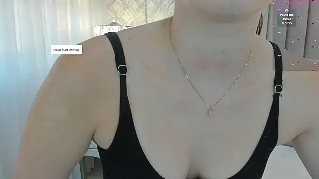 Pia Johnson  online show from October 24, 2025, 11:28 am