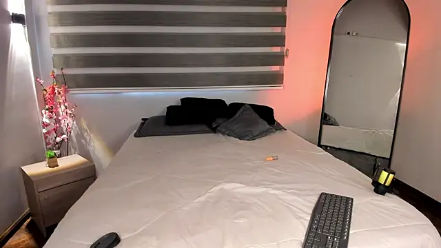 Snapshot of MERIDA_TAYLOR chatting on October 29, 2025, 1:13 pm MERIDA TAYLOR online show from October 29, 2025, 1:13 pm