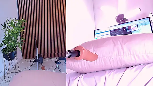 Sweet Susie  online show from March 14, 2026, 8:47 pm