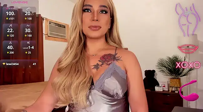 Snapshot of Lustrous_Nathalie chatting on December 20, 2024, 4:20 am Lustrous Nathalie online show from December 20, 2024, 4:20 am