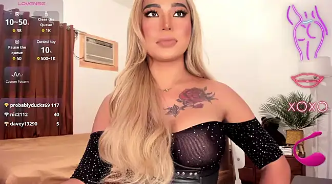 Snapshot of Lustrous_Nathalie chatting on January 25, 2025, 5:51 am Lustrous Nathalie online show from January 25, 2025, 5:51 am