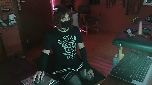 Ginny-the-bdsm-nympho online show from October 23, 2025, 5:01 pm