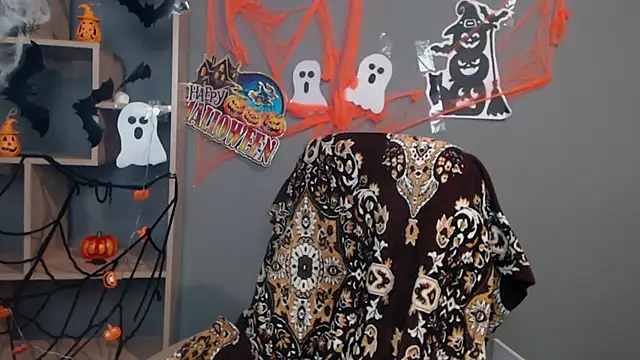 NinaFlawlees online show from October 26, 2025, 12:44 pm