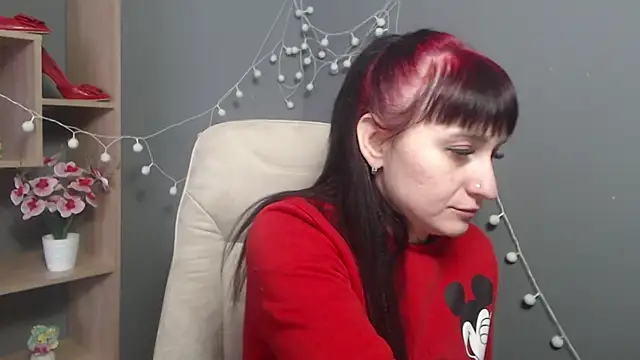 NinaFlawlees online show from February 11, 2026, 7:13 am