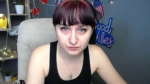 NinaFlawlees online show from July 11, 2026, 6:27 am
