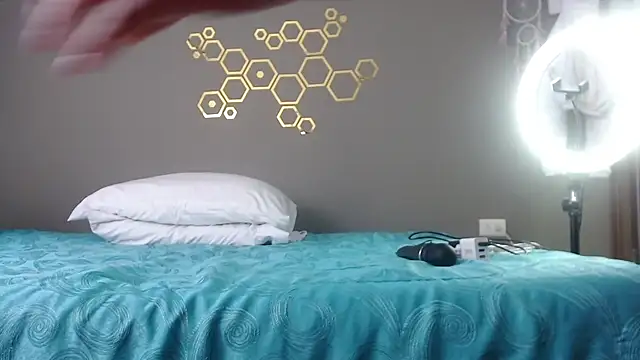 adriscute online show from January 12, 2025, 6:39 am