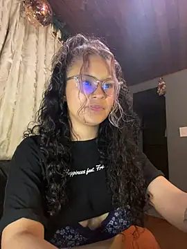 Snapshot of Hathorlove chatting on February 2, 2025, 11:21 pm Hathorlove online show from February 2, 2025, 11:21 pm