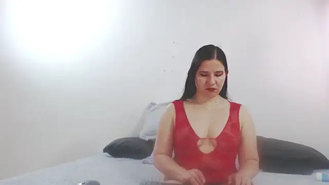 zohe  online show from October 16, 2025, 2:40 pm