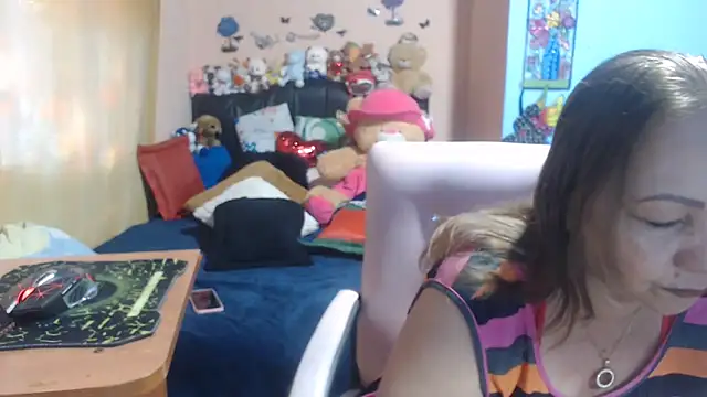 Snapshot of milfeddy_ chatting on October 7, 2025, 12:35 pm milfeddy online show from October 7, 2025, 12:35 pm