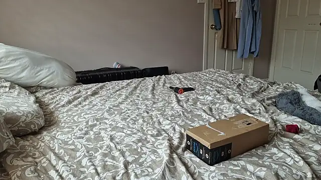 Snapshot of AmGuy23 chatting on September 16, 2025, 4:46 am AmGuy23 online show from September 16, 2025, 4:46 am