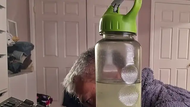 Snapshot of AmGuy23 chatting on September 19, 2025, 11:27 pm AmGuy23 online show from September 19, 2025, 11:27 pm