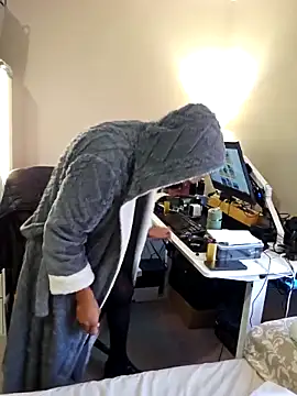 Snapshot of AmGuy23 chatting on December 2, 2025, 3:45 am AmGuy23 online show from December 2, 2025, 3:45 am