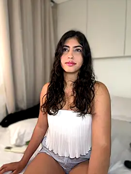 Gaby zahir  online show from October 3, 2025, 11:40 am