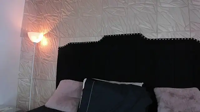 JennyRouse01 online show from March 21, 2025, 2:07 pm