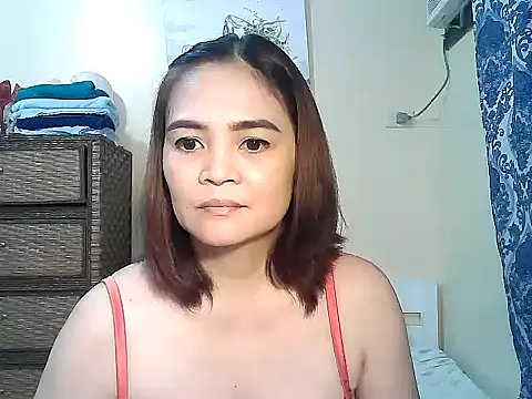 Kisses-13 online show from April 16, 2026, 1:23 pm