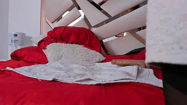 Naughty  Mom online show from February 9, 2025, 1:03 pm