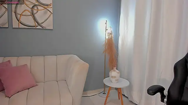 BrookeMiller online show from March 18, 2025, 11:30 am