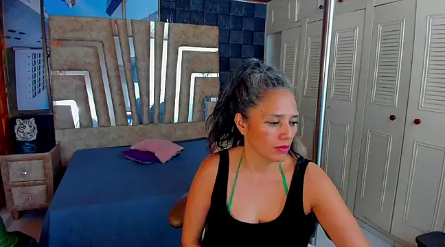 cute sassy online show from March 21, 2025, 9:01 pm