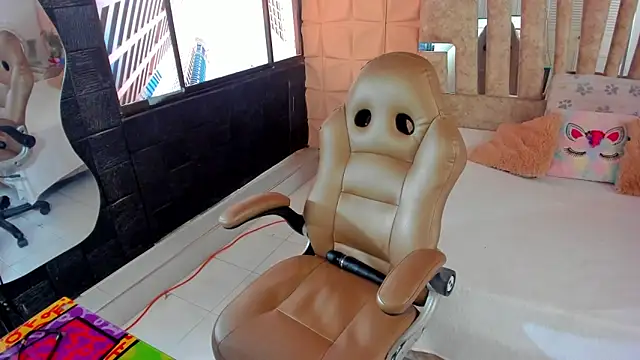 cute sassy online show from March 26, 2026, 8:47 pm