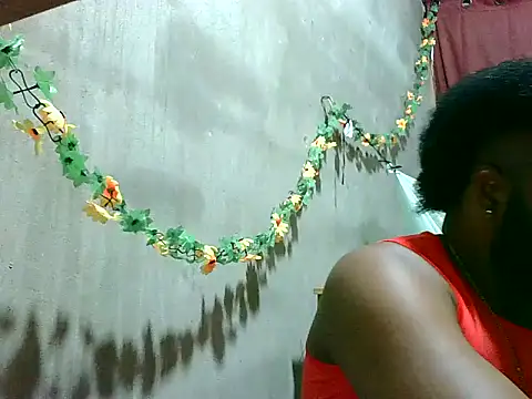 2ocmaxi online show from April 15, 2026, 7:58 pm