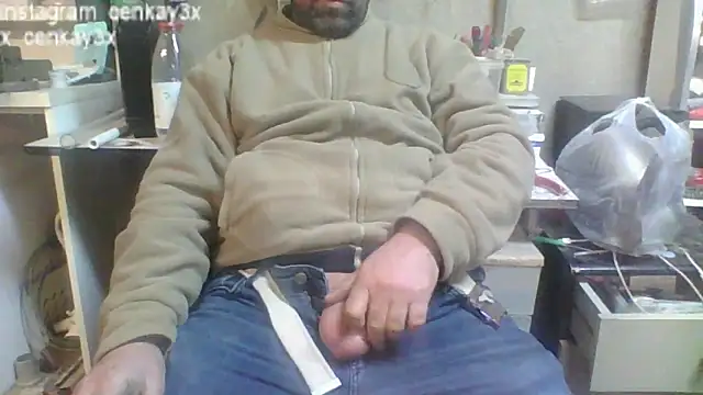 masculine bear daddy online show from December 28, 2024, 7:01 pm