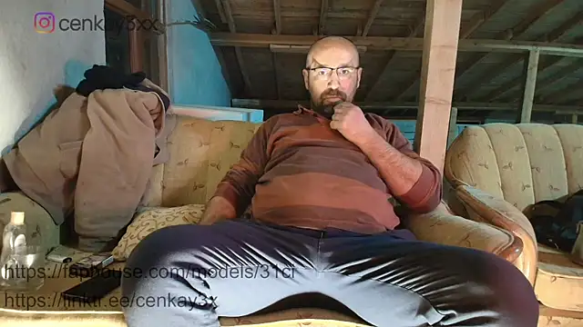 masculine bear daddy online show from January 12, 2026, 5:29 pm