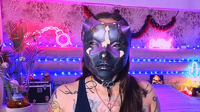 Cool Freak  online show from November 16, 2025, 10:43 am