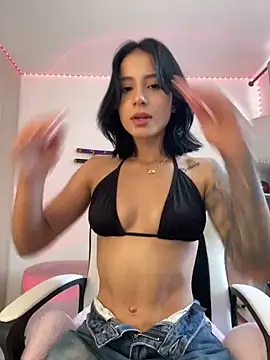 Ale Lewis online show from February 19, 2025, 6:21 pm