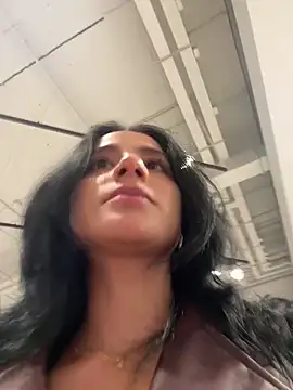 Ale Lewis online show from November 3, 2025, 1:23 pm