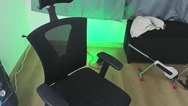 Snapshot of NanaRott chatting on March 18, 2025, 3:31 am NanaRott online show from March 18, 2025, 3:31 am