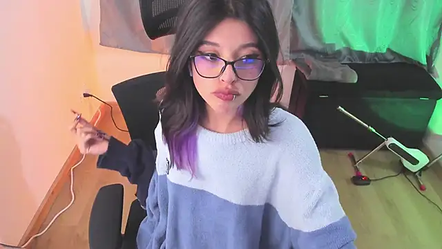 Snapshot of NanaRott chatting on March 22, 2025, 2:37 am NanaRott online show from March 22, 2025, 2:37 am