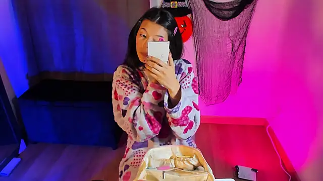 Snapshot of NanaRott chatting on November 1, 2025, 12:12 am NanaRott online show from November 1, 2025, 12:12 am