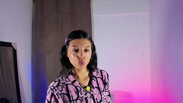 Snapshot of NanaRott chatting on November 5, 2025, 11:16 pm NanaRott online show from November 5, 2025, 11:16 pm