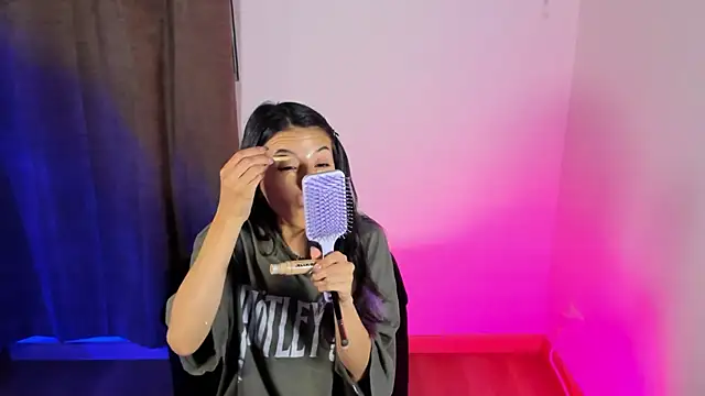 Snapshot of NanaRott chatting on November 10, 2025, 2:43 am NanaRott online show from November 10, 2025, 2:43 am