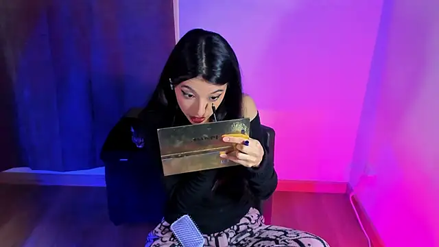 Snapshot of NanaRott chatting on November 24, 2025, 1:27 am NanaRott online show from November 24, 2025, 1:27 am