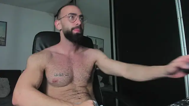 MichaelMasterss online show from October 24, 2025, 8:11 am