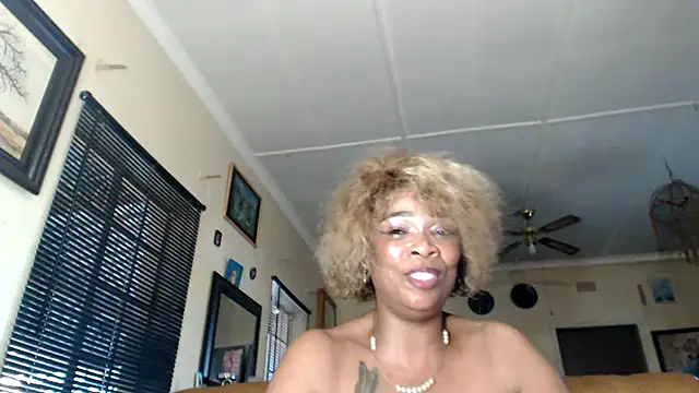 Snapshot of Gucci_Bx chatting on April 26, 2026, 2:59 pm Gucci Bx online show from April 26, 2026, 2:59 pm
