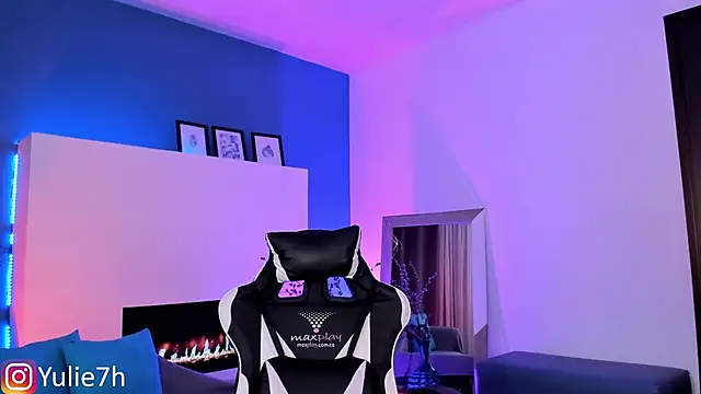  Jessy Moon  online show from September 21, 2025, 9:16 pm