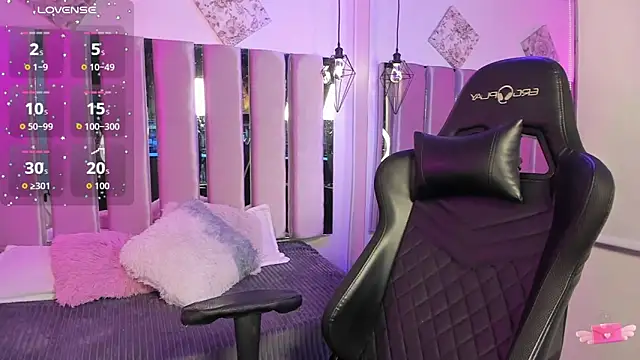 Snapshot of Mia_damm chatting on October 25, 2025, 11:43 pm Mia damm online show from October 25, 2025, 11:43 pm