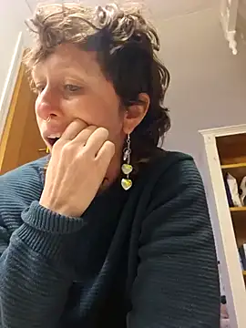 mossy kiss online show from January 21, 2025, 6:12 pm