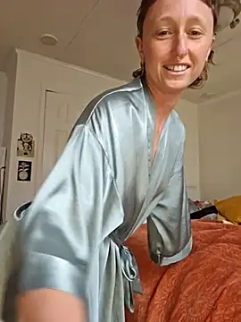 mossy kiss online show from March 20, 2025, 3:58 pm