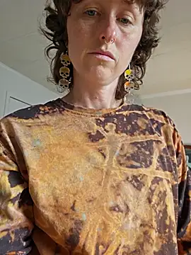 mossy kiss online show from November 20, 2025, 4:29 pm