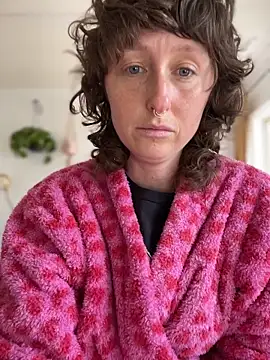 mossy kiss online show from March 17, 2026, 3:26 pm