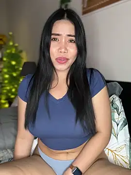 Snapshot of JazzieXo chatting on December 14, 2024, 12:33 am JazzieXo online show from December 14, 2024, 12:33 am